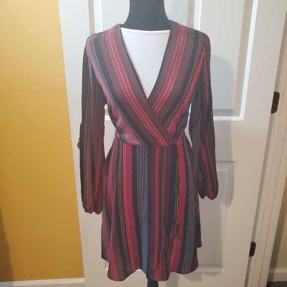 MONTAEU Faux Wrapped Dress - Picture 6 of 10